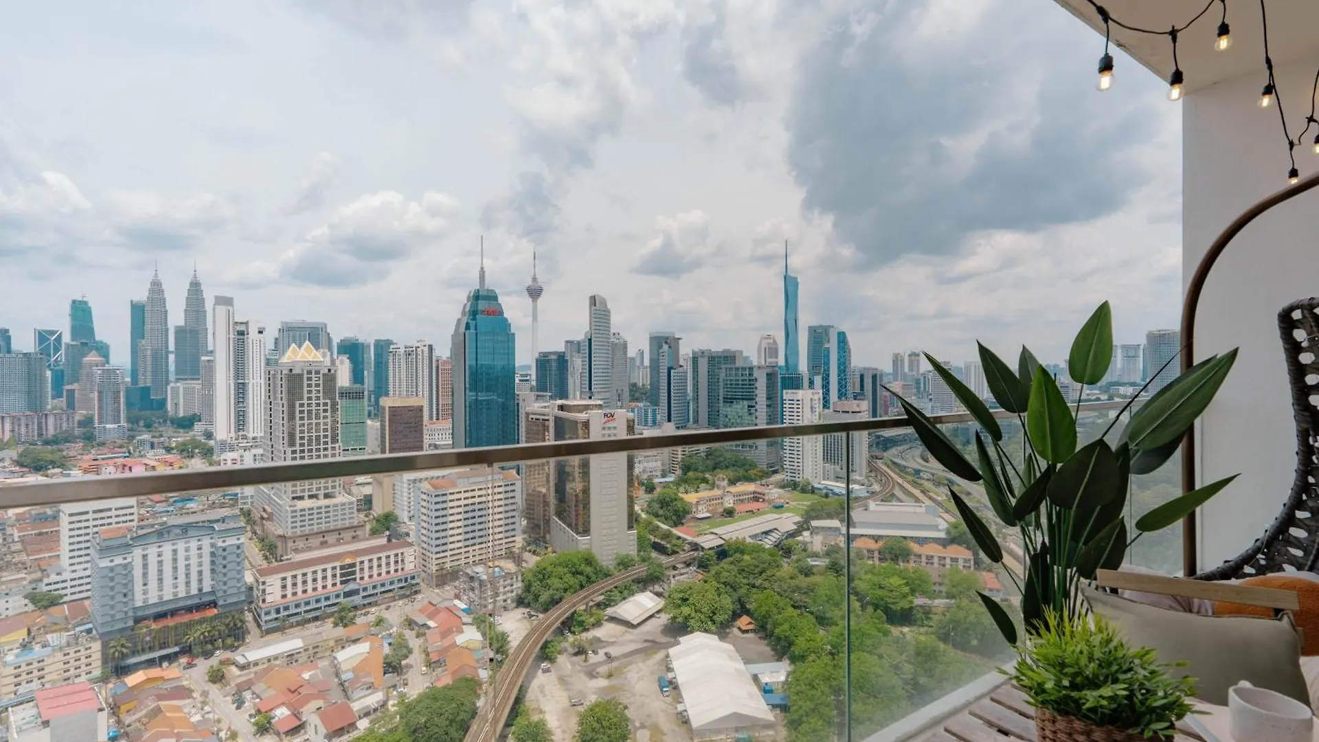 Suites & Residences @ Regalia By Plc Kuala Lumpur 0*,